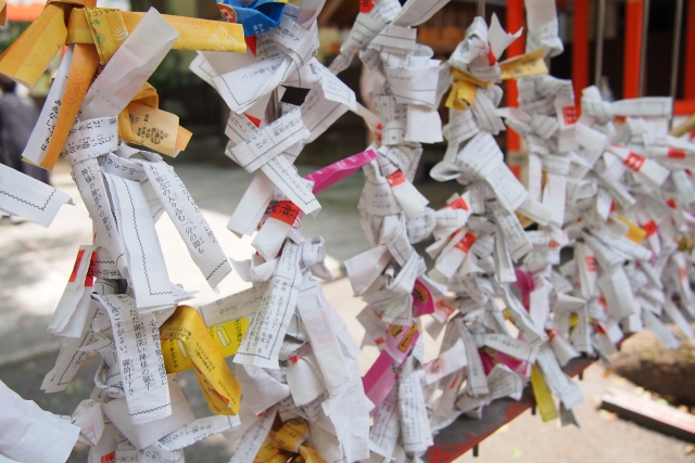 神社 おみくじ 結び所